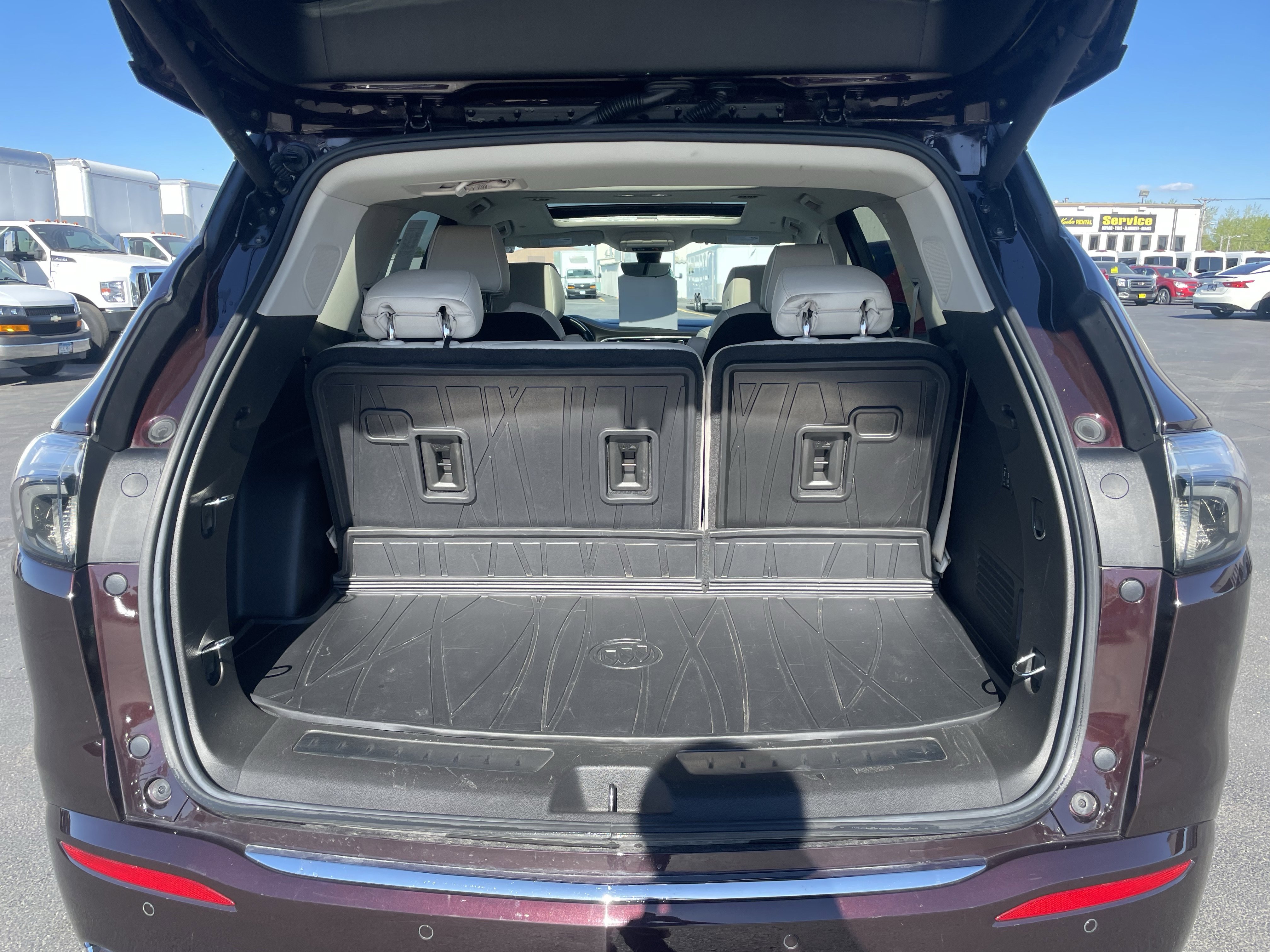 Used 2023 Buick Enclave Avenir w/ Trailering Package, 5000 lbs. AWD/4WD image 9