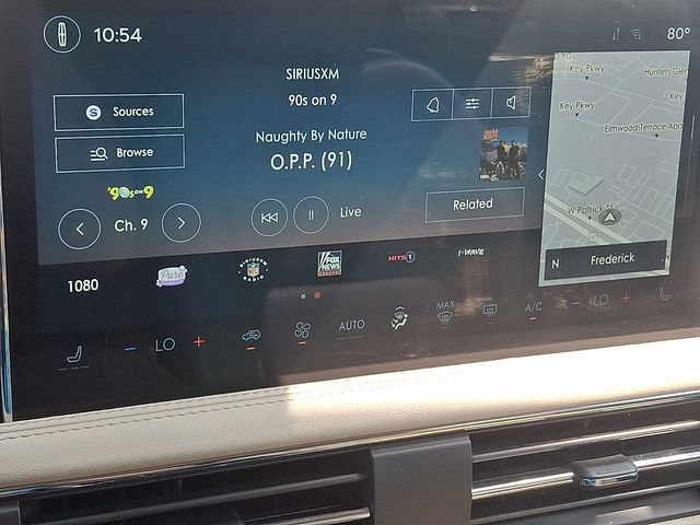 Used 2025 Lincoln Corsair Grand Touring w/ Towing Package AWD/4WD image 18