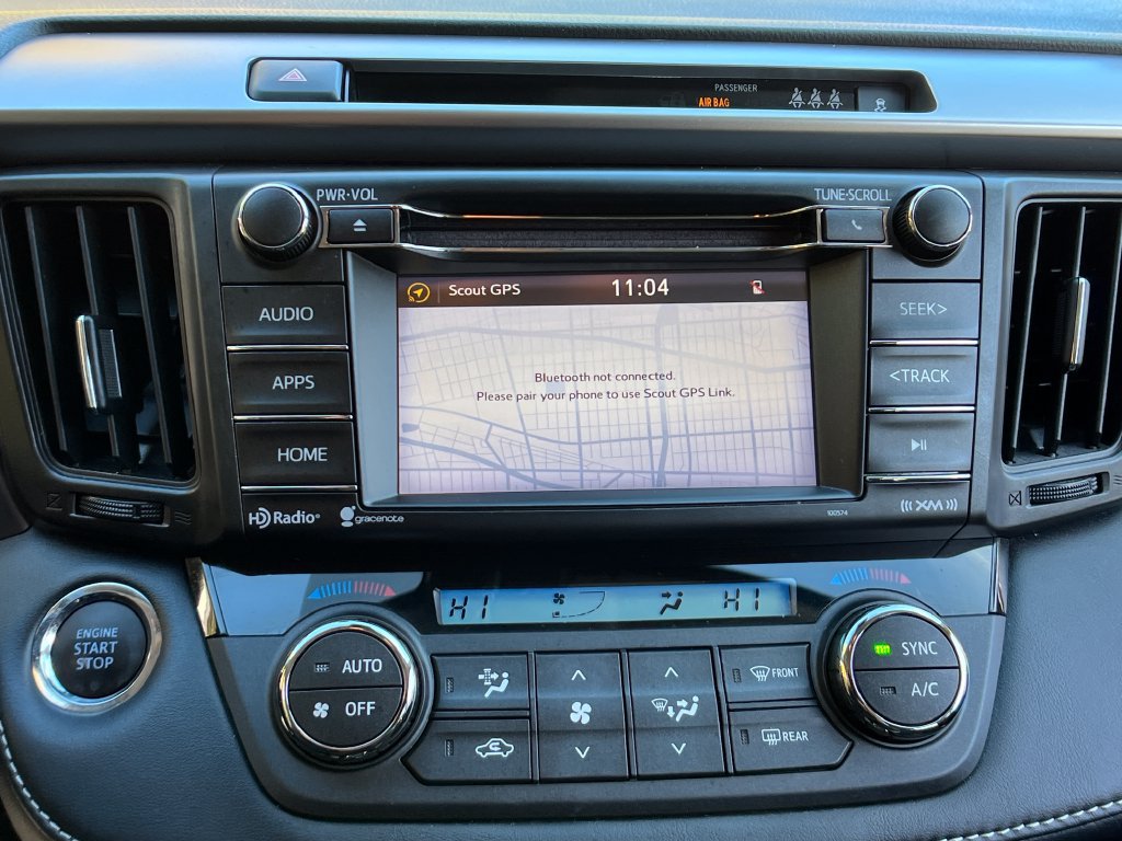 Used 2018 Toyota RAV4 XLE AWD/4WD image 18