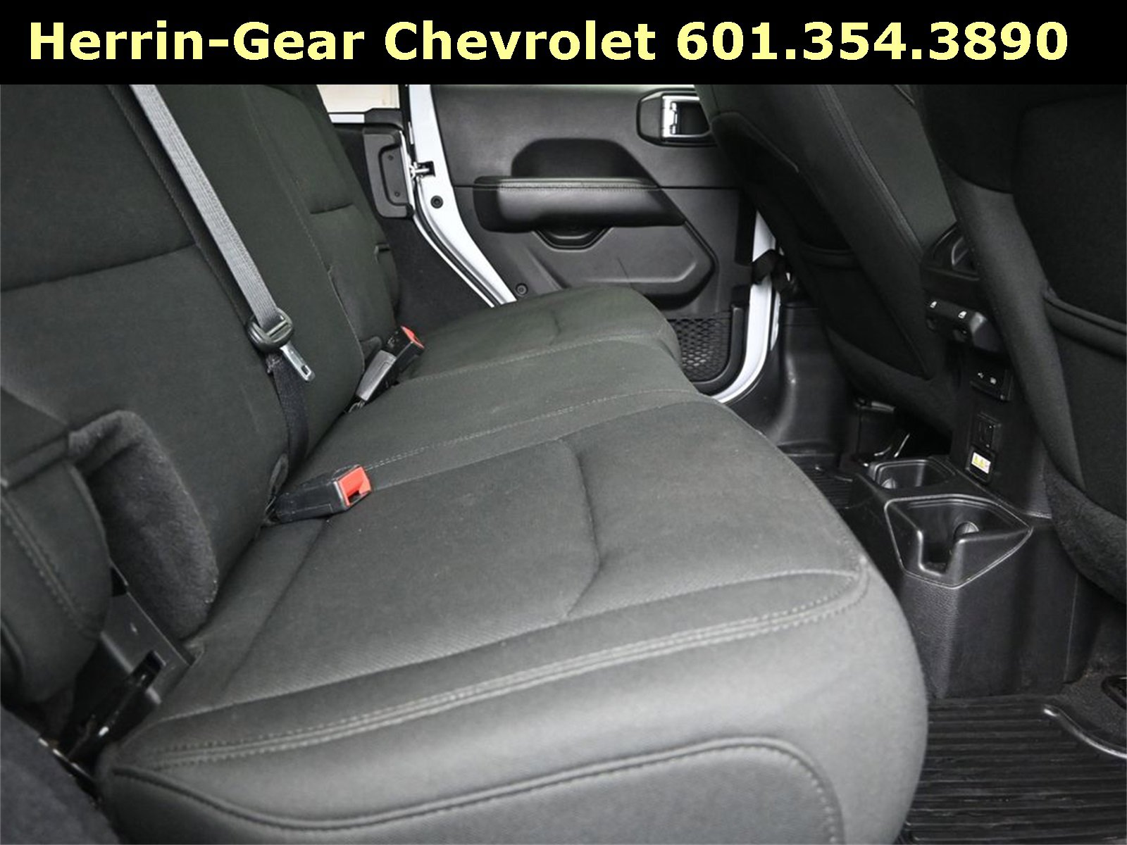 Used 2019 Jeep Wrangler Unlimited Sahara image 22