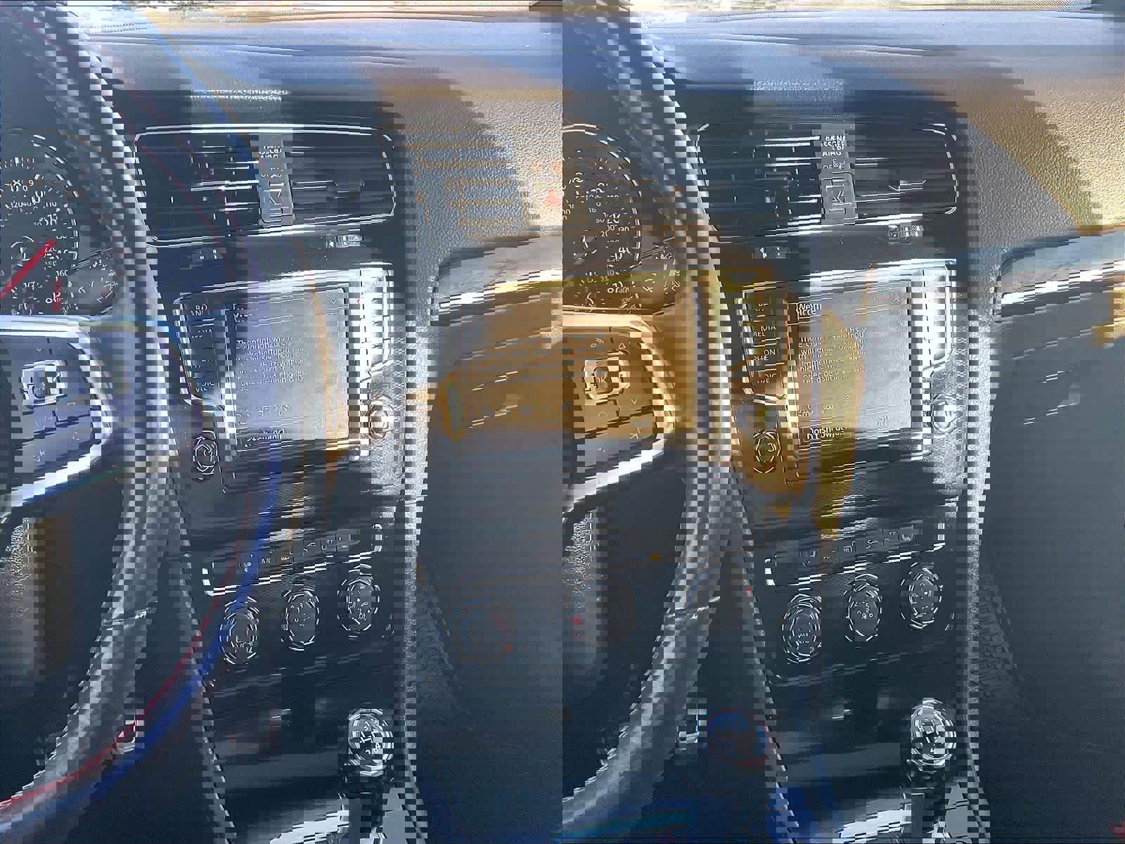 Used 2017 Volkswagen GTI SE image 16