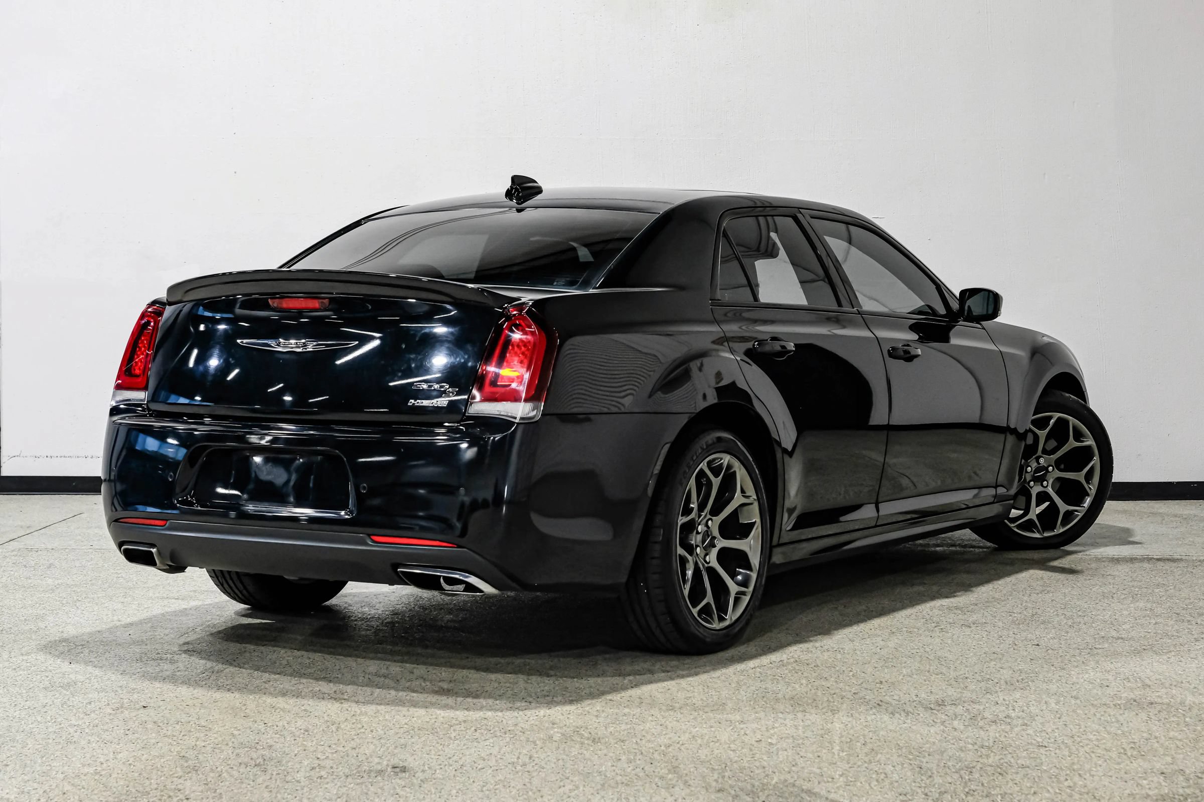 Used 2015 Chrysler 300 S w/ 300S Premium Group RWD image 6