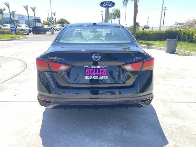 Used 2024 Nissan Altima 2.5 SV FWD image 7