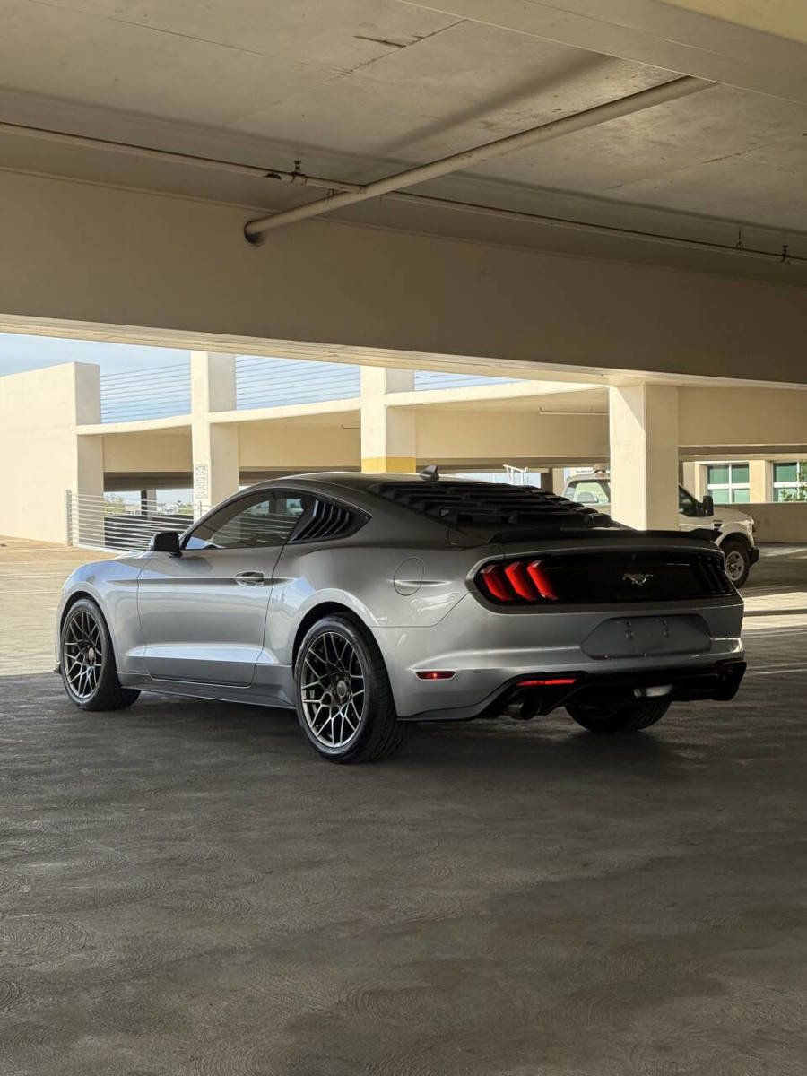 Used 2021 Ford Mustang Coupe image 9