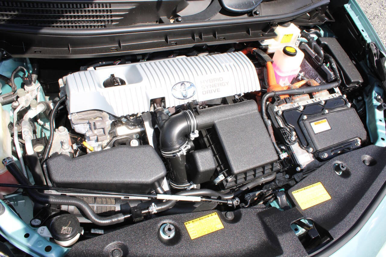 Used 2014 Toyota Prius V Three image 26