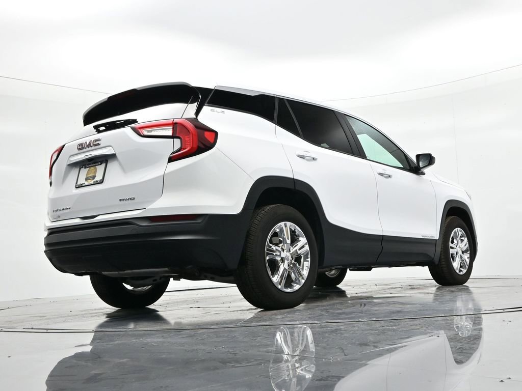 Used 2024 GMC Terrain SLE image 20