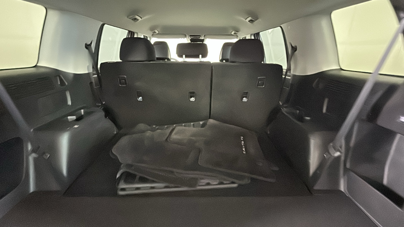 Used 2025 Hyundai Santa Fe SE FWD image 35