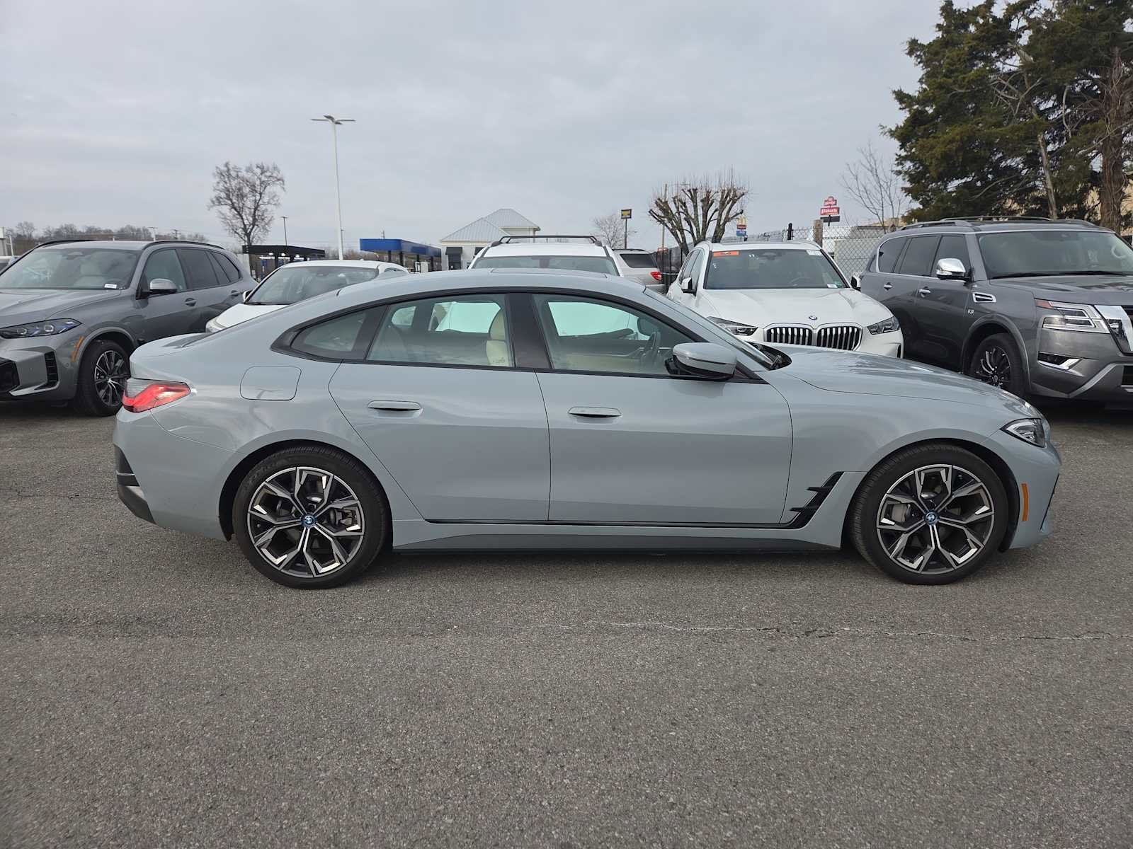 Used 2023 BMW i4 eDrive40 w/ M Sport Package image 4