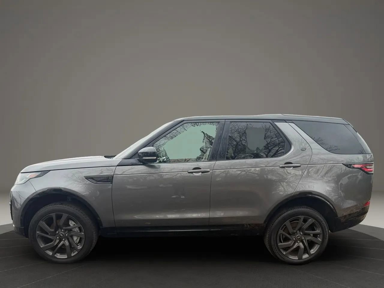 Used 2019 Land Rover Discovery HSE Luxury image 8