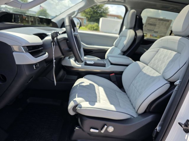 New 2027 Lincoln Navigator L Black Label w/ Black Label Special Edition RWD image 8