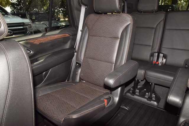 Used 2021 Chevrolet Tahoe High Country w/ Premium Package AWD/4WD image 18