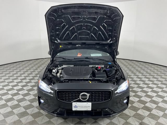 Used 2024 Volvo S60 B5 Core FWD image 16