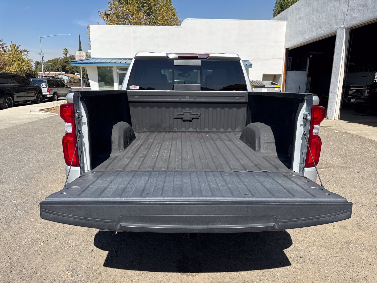 Used 2021 Chevrolet Silverado 1500 LTZ w/ LTZ Premium Package AWD/4WD image 23