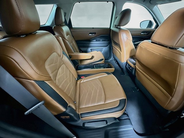Used 2023 Nissan Pathfinder Platinum AWD/4WD image 29
