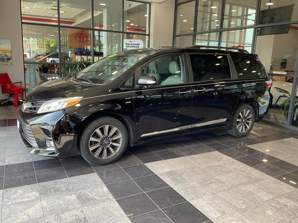Used 2018 Toyota Sienna Limited Premium AWD/4WD image 3