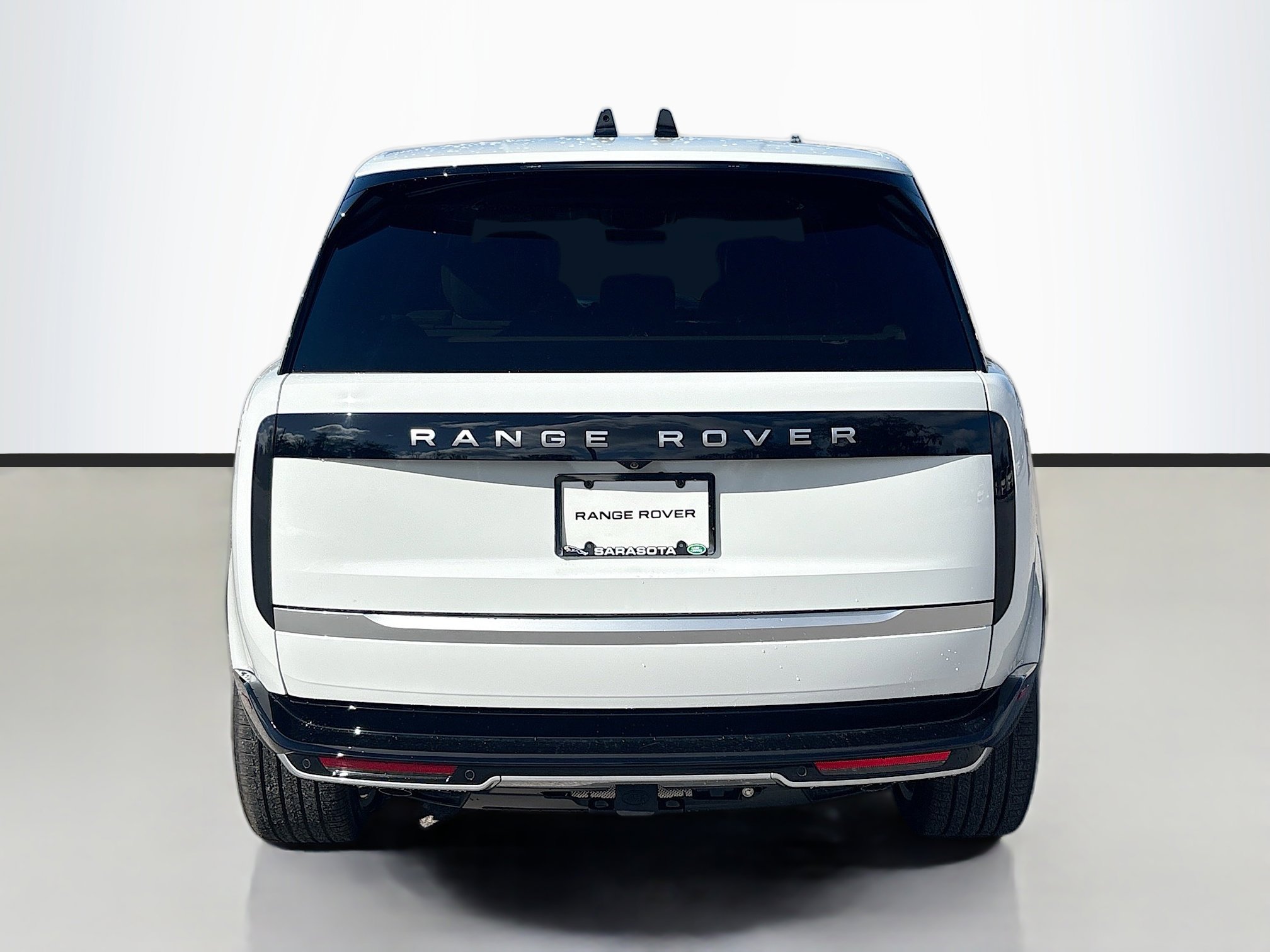 New 2026 Land Rover Range Rover Long Wheelbase Autobiography image 4