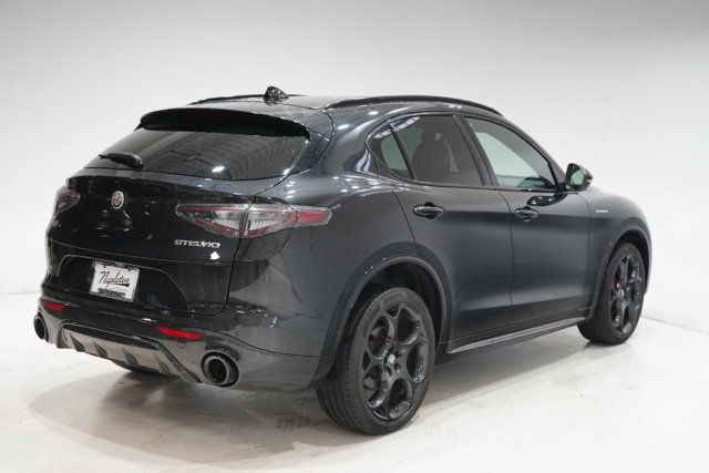 Used 2024 Alfa Romeo Stelvio Veloce image 7