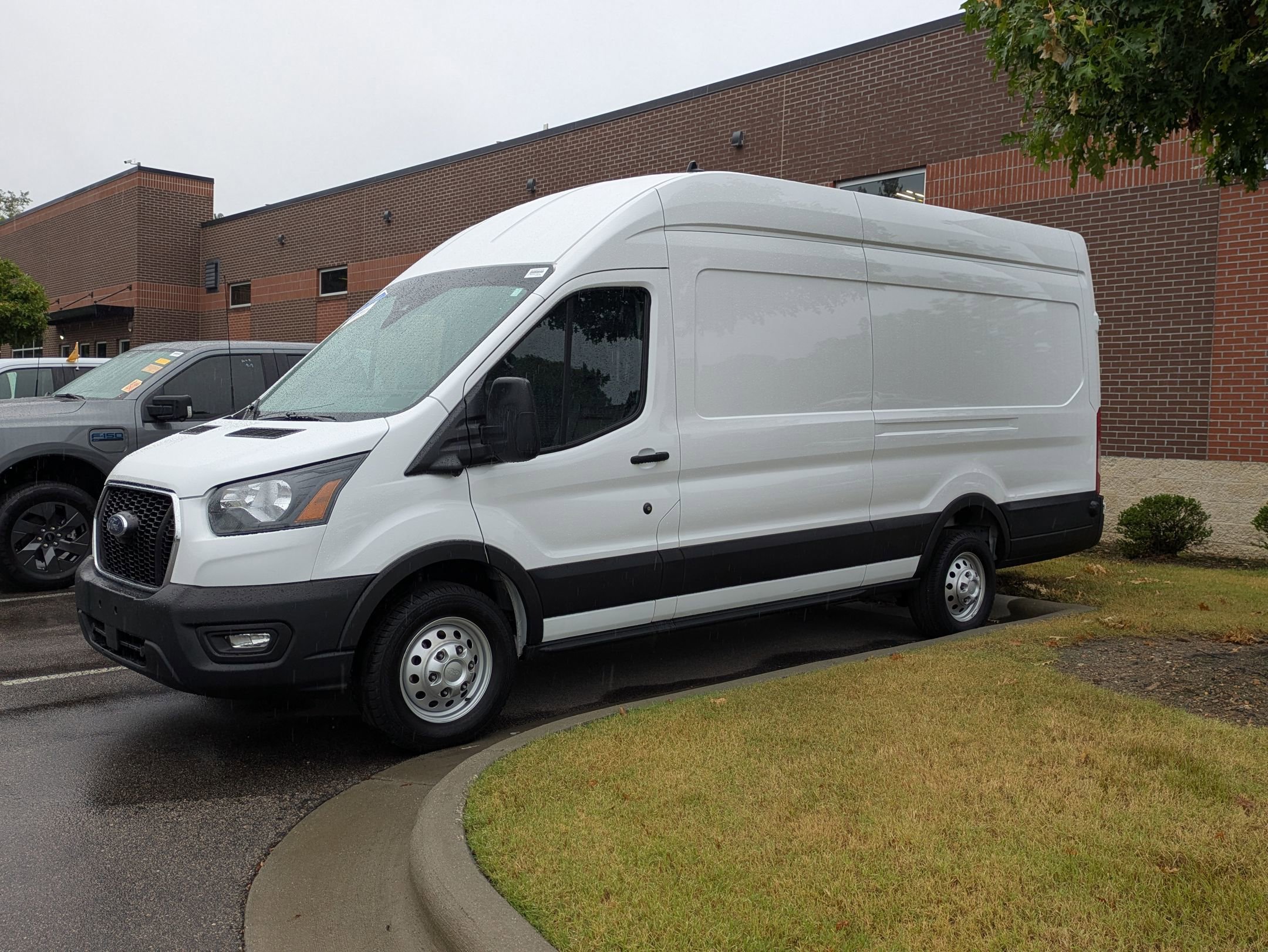 Certified 2025 Ford Transit 350 148 High Roof Extended image 7