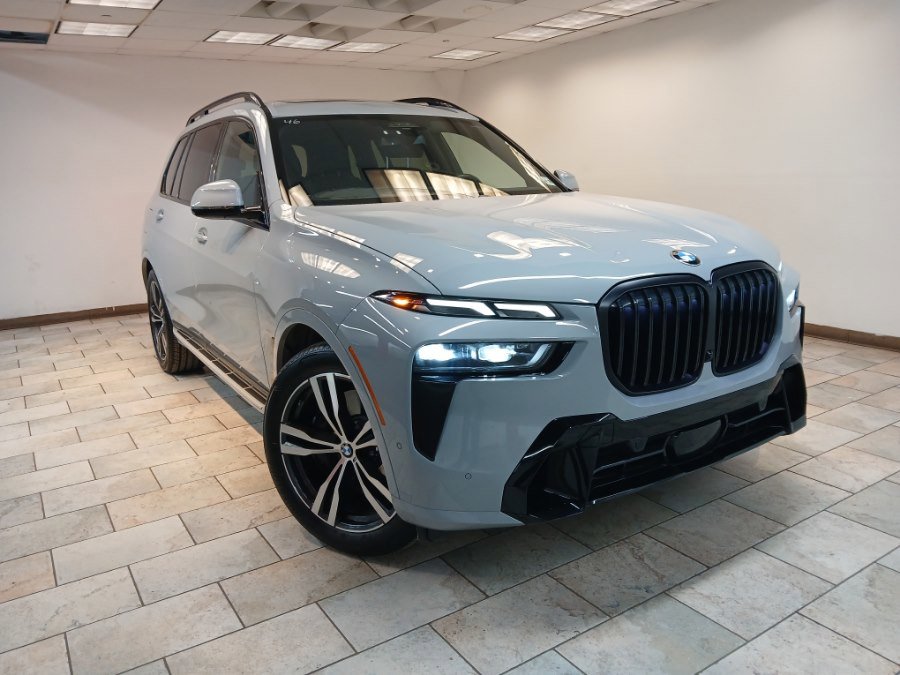Used 2024 BMW X7 xDrive40i w/ M Sport Package image 1