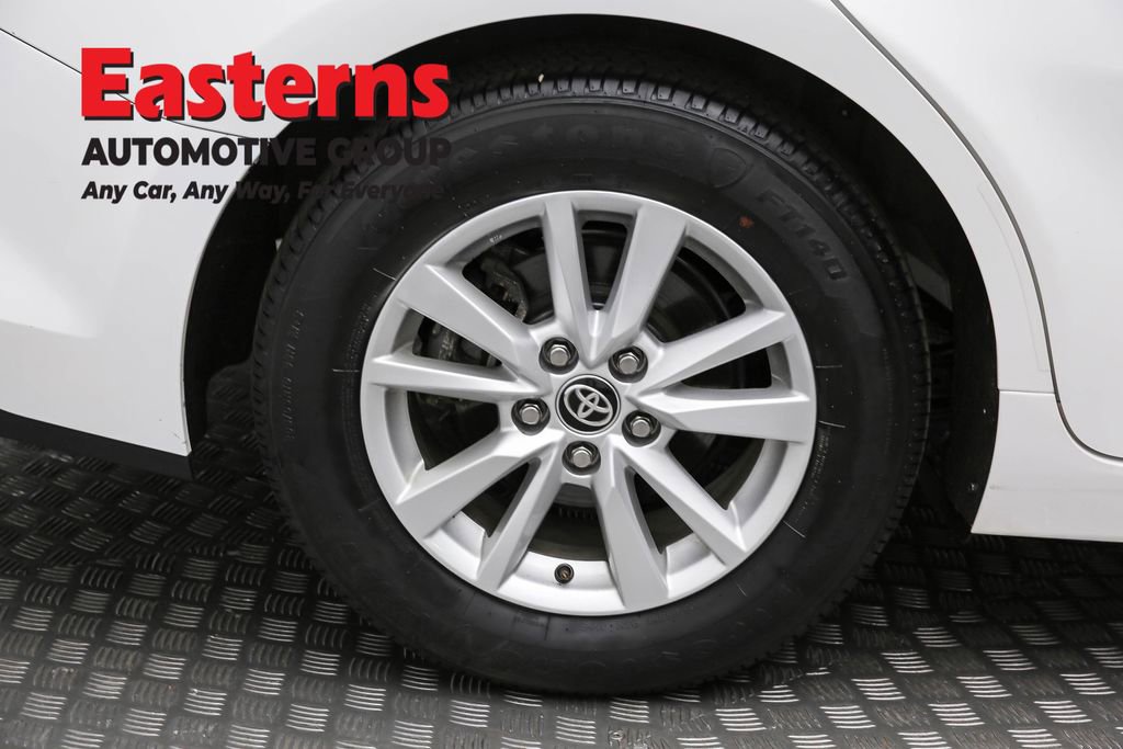 Used 2025 Toyota Camry LE image 31