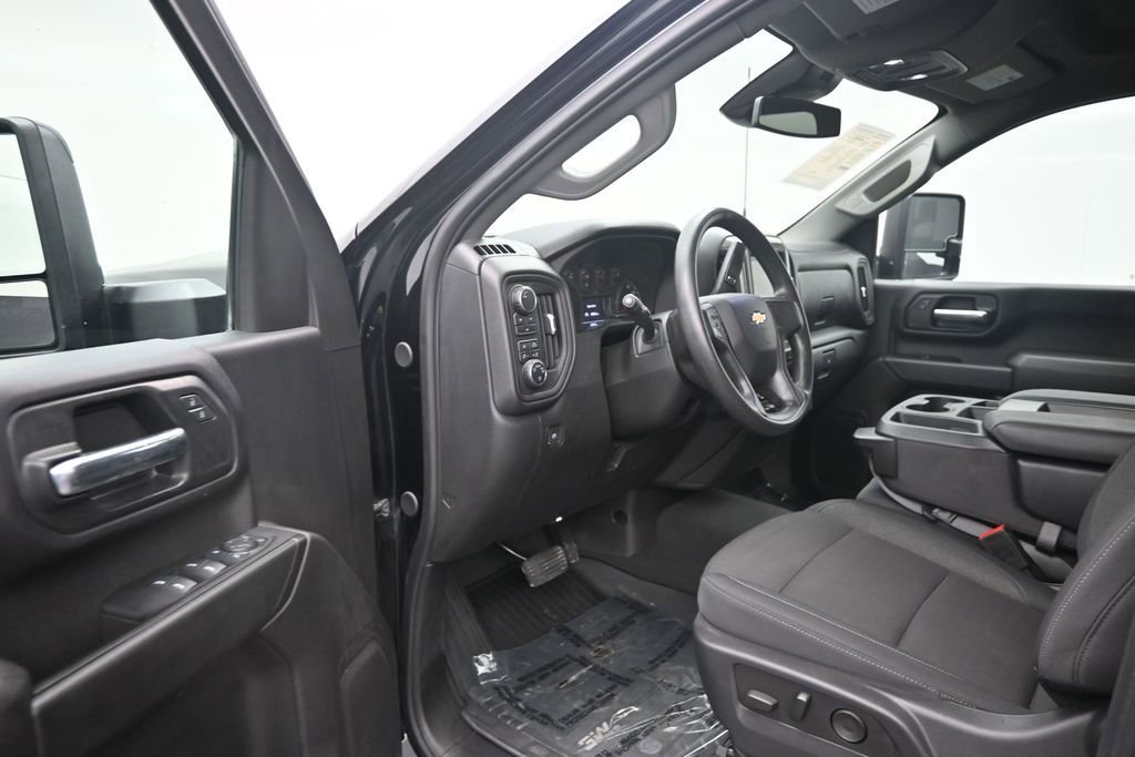 Used 2025 Chevrolet Silverado 2500 Custom w/ Custom Value Package AWD/4WD image 10