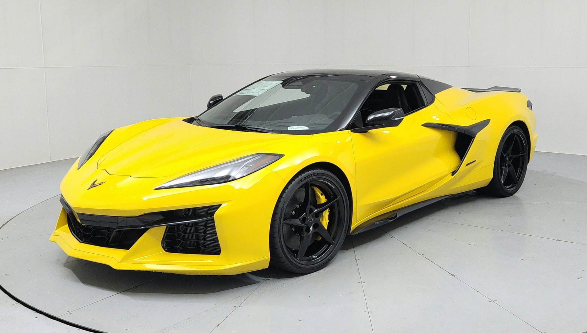 New 2025 Chevrolet Corvette E-Ray w/ Battery Protection Package AWD/4WD image 1