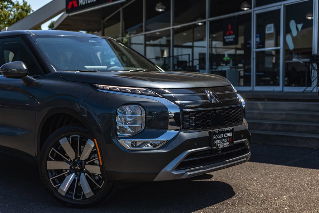 New 2026 Mitsubishi Outlander SE AWD/4WD image 3