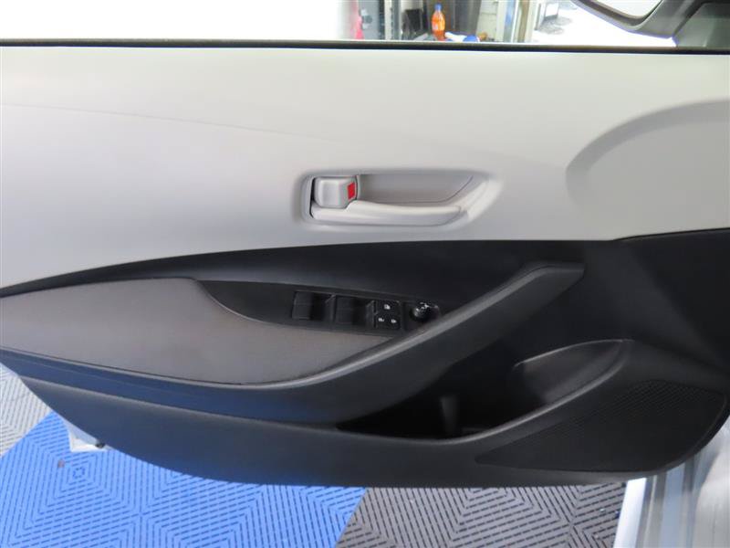 Used 2025 Toyota Corolla LE AWD/4WD image 16