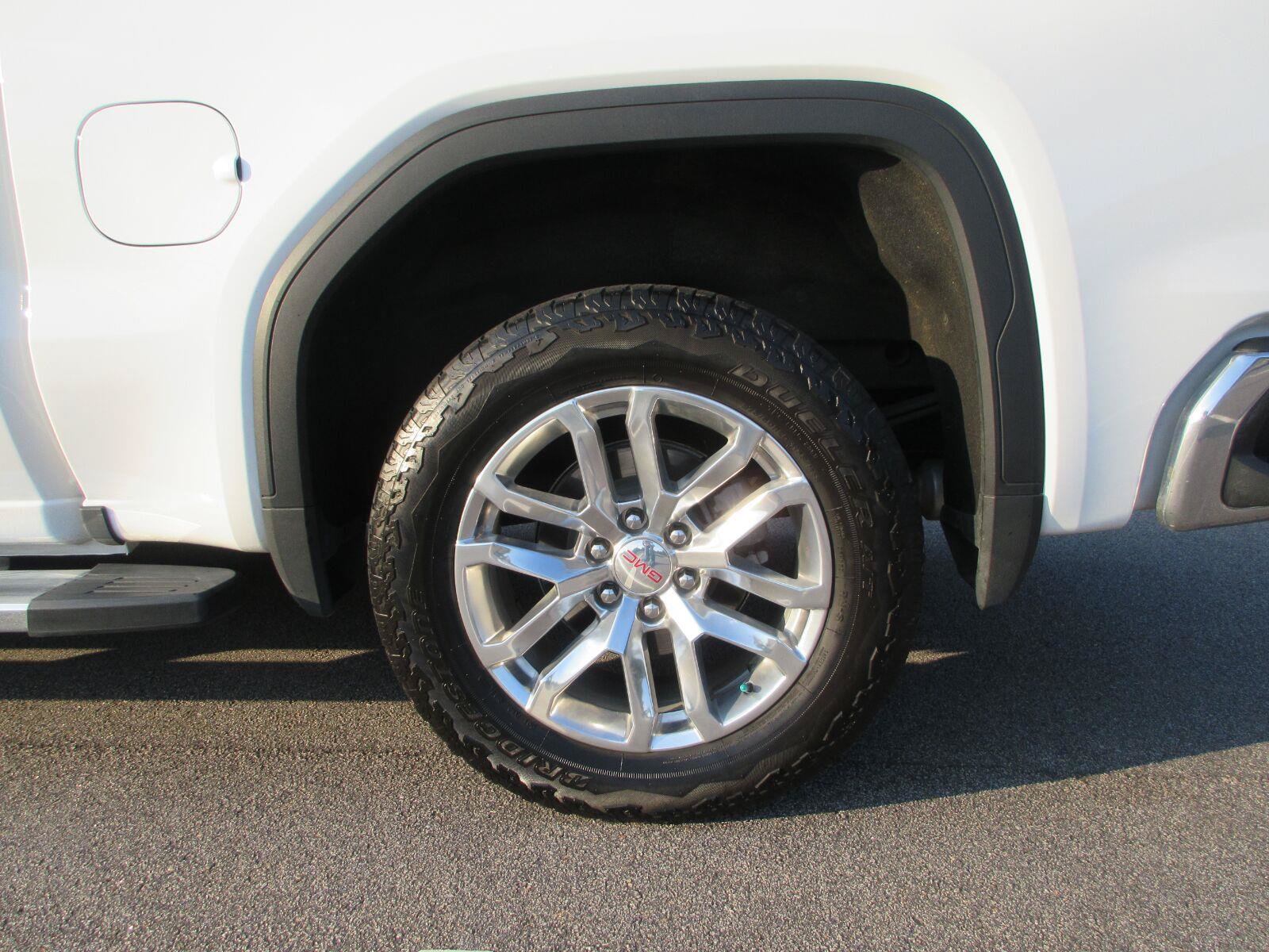 Used 2022 GMC Sierra 1500 SLT w/ SLT Premium Plus Package AWD/4WD image 22