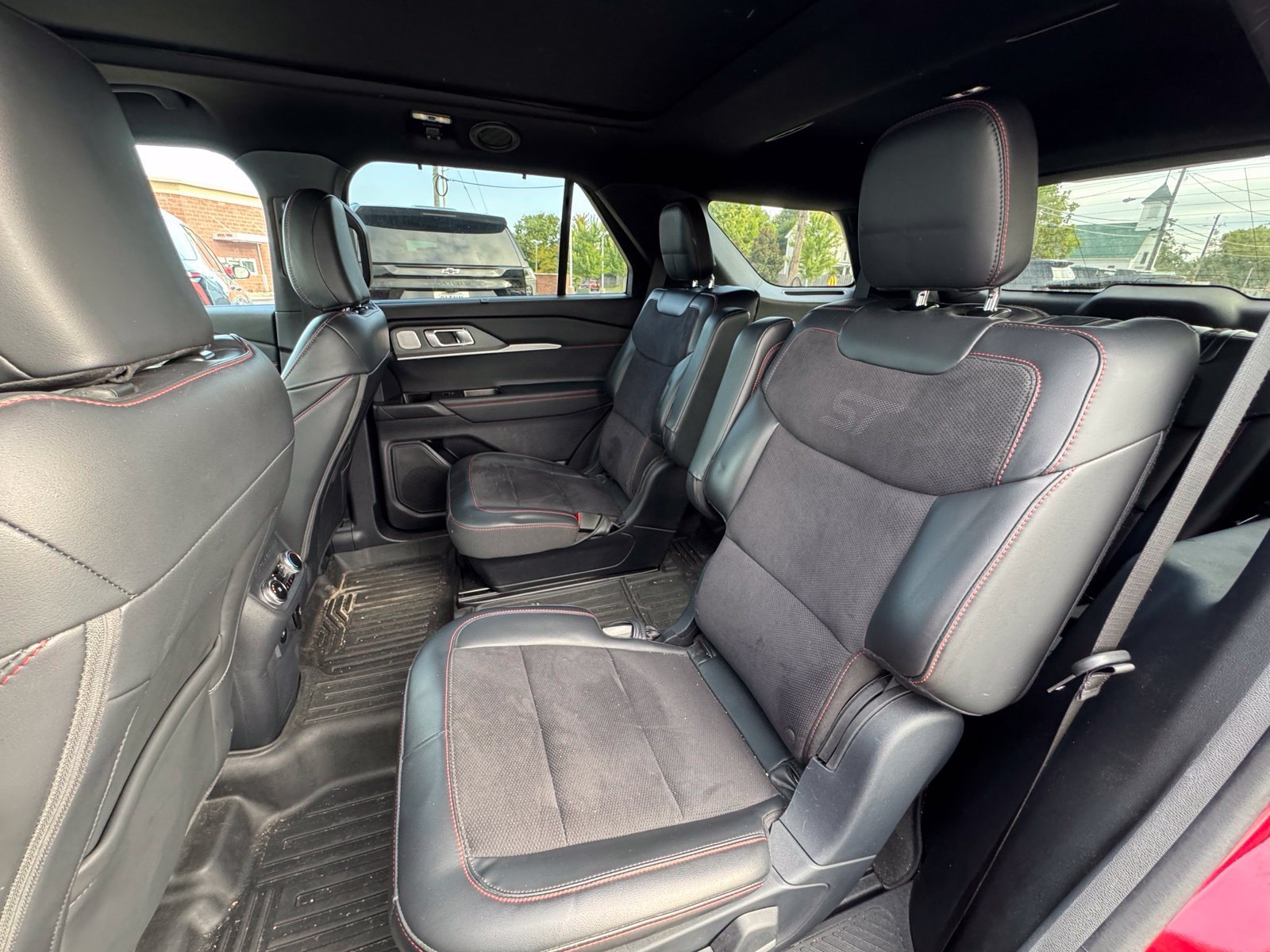 Used 2025 Ford Explorer ST AWD/4WD image 23