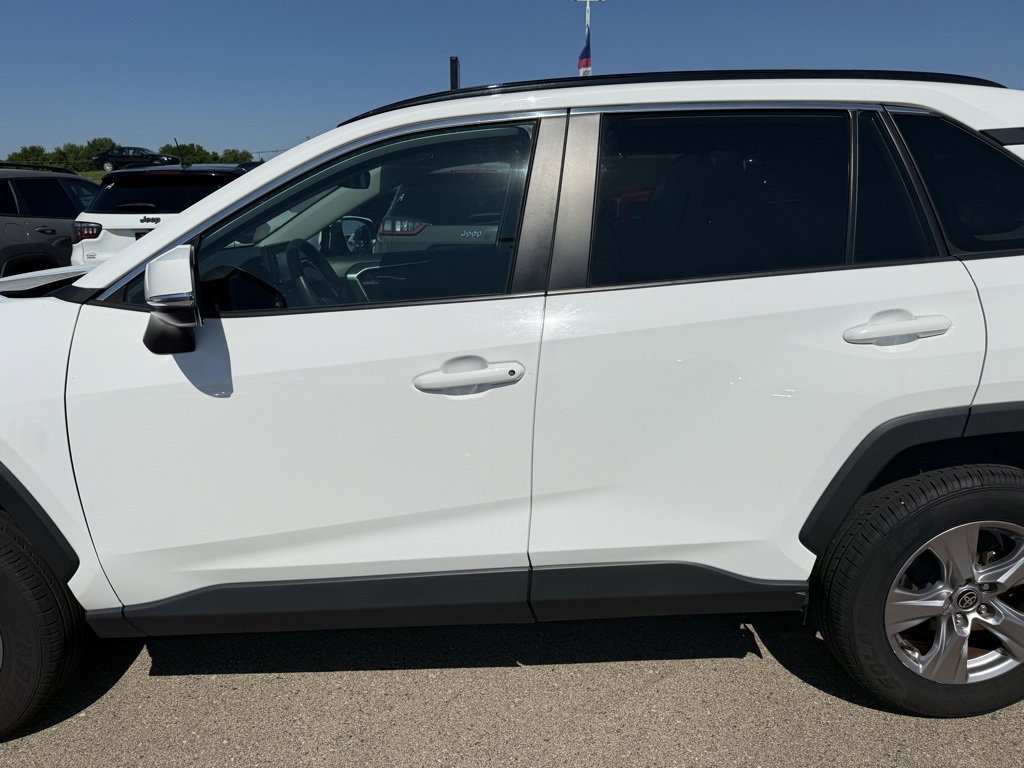 Used 2022 Toyota RAV4 XLE image 34