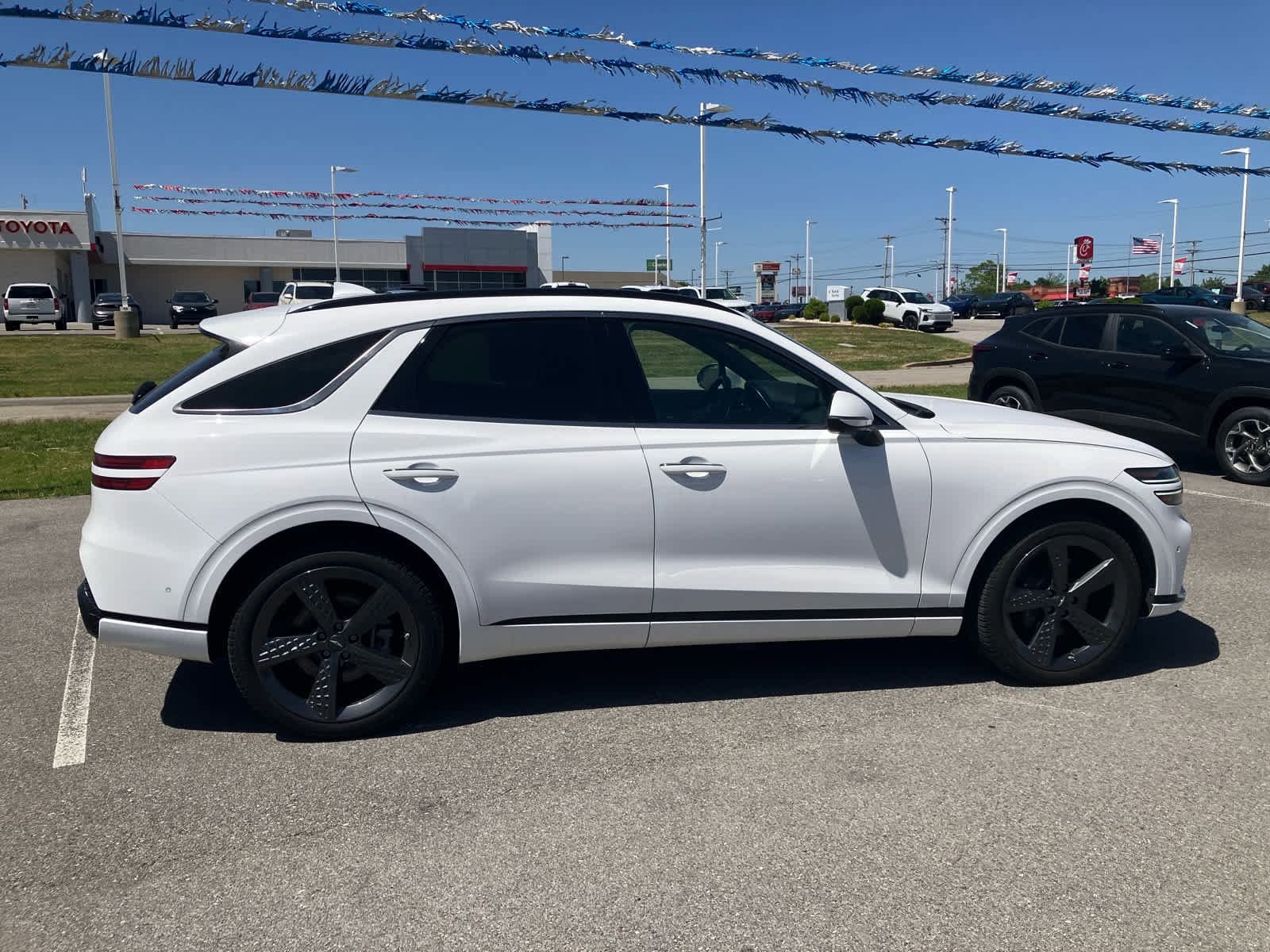 Used 2022 Genesis GV70 3.5T Sport w/ Sport Prestige Package AWD/4WD image 8
