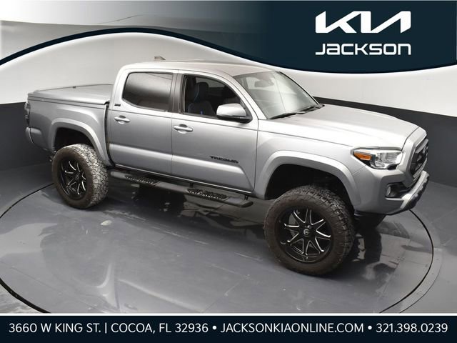 Used 2022 Toyota Tacoma SR5 w/ Technology Package image 1