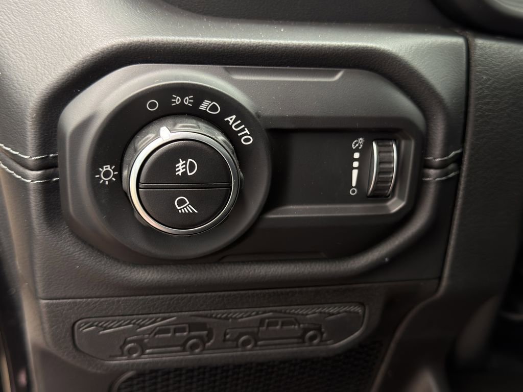 New 2025 Jeep Gladiator Sport image 18