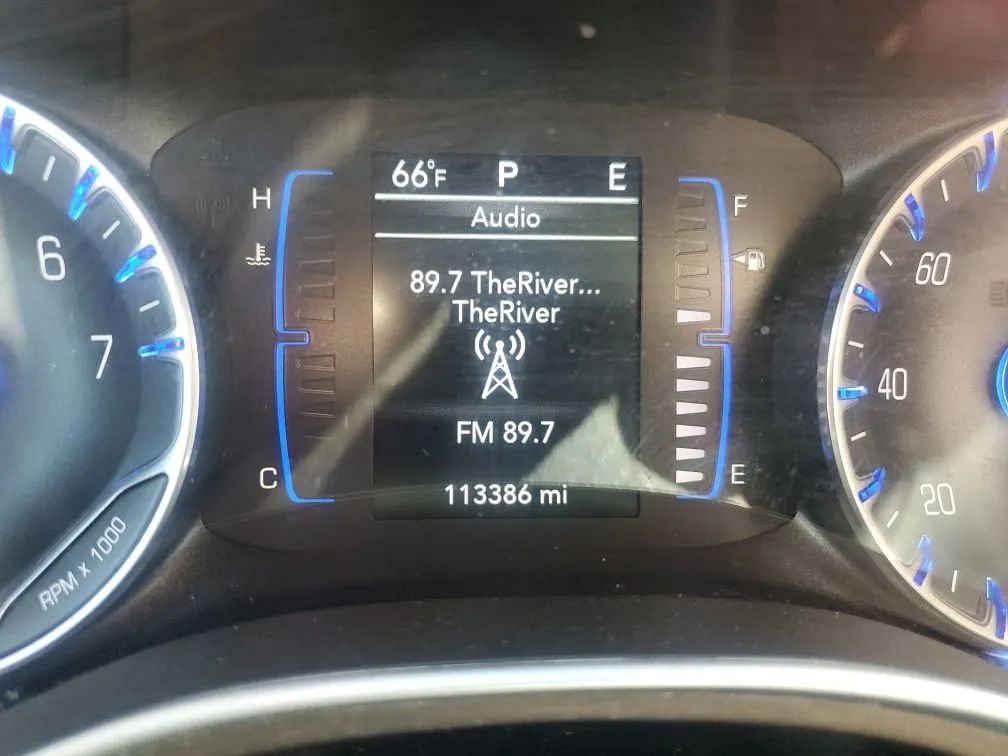 Used 2020 Chrysler Voyager L image 18