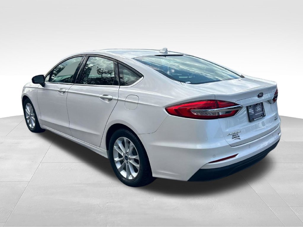 Used 2020 Ford Fusion SE FWD image 6