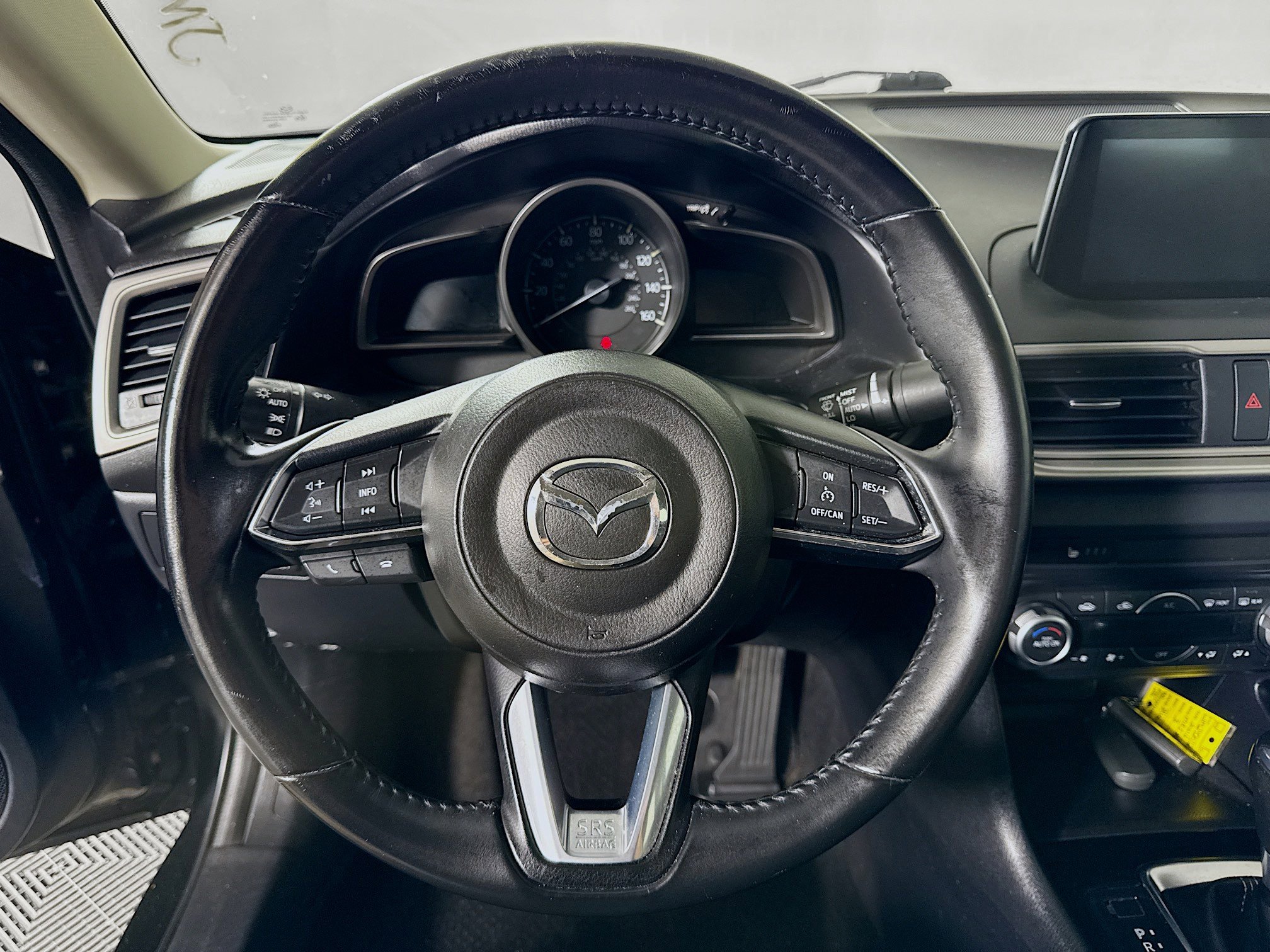 Used 2018 MAZDA MAZDA3 Touring FWD image 12