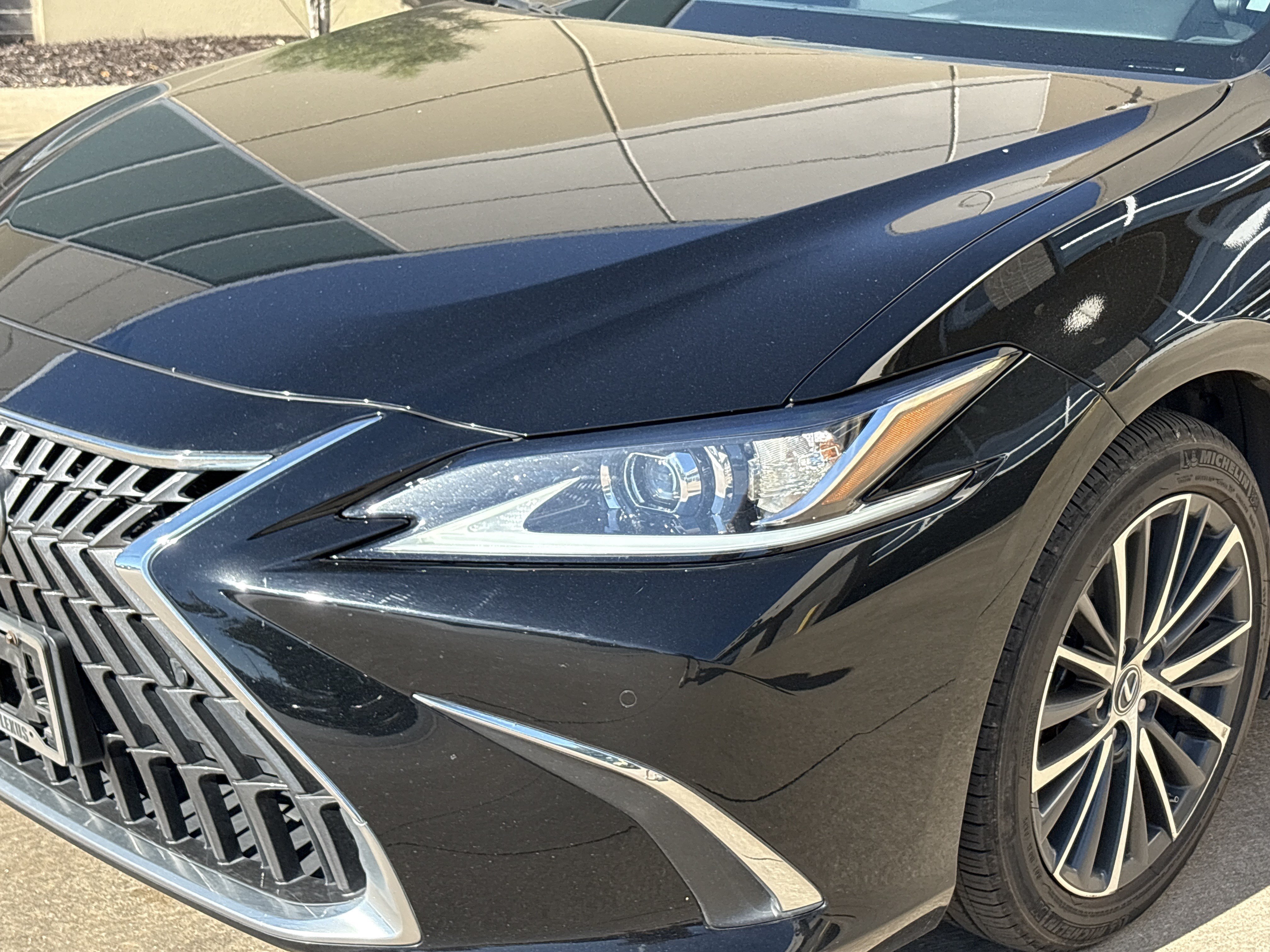 Used 2023 Lexus ES 350 w/ Premium Package FWD image 6
