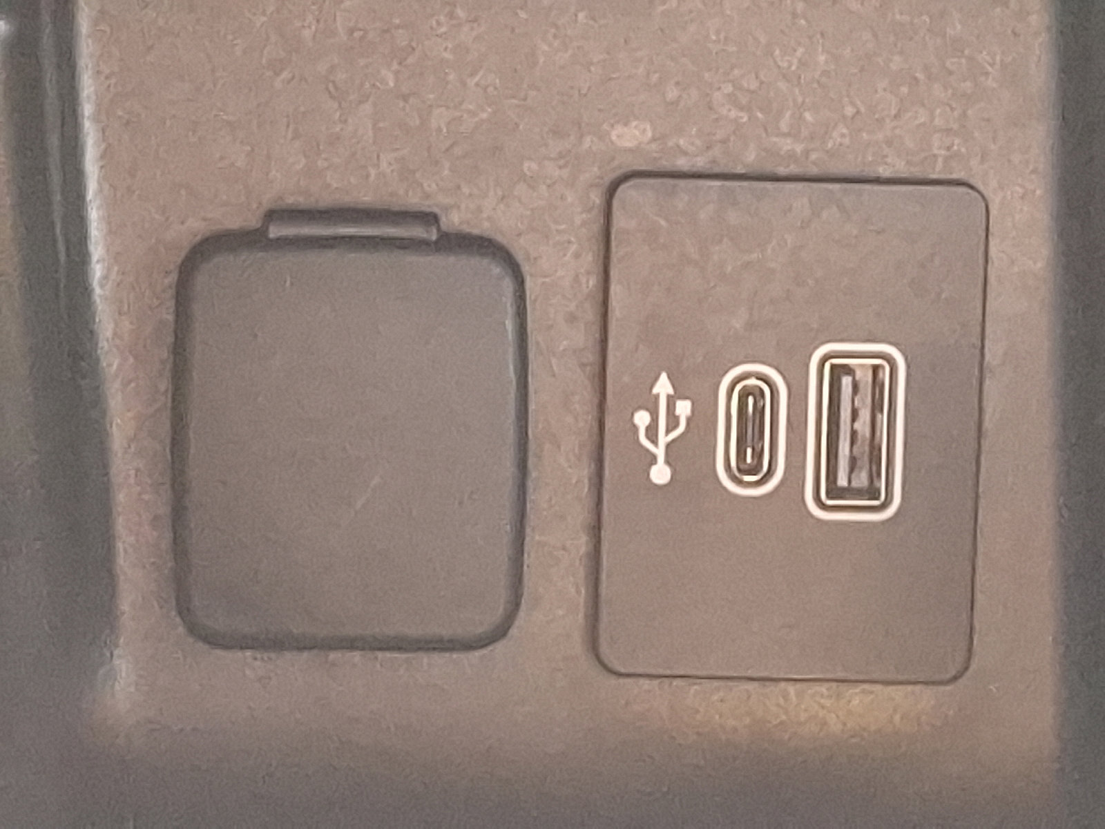 Used 2025 Ford Explorer ST image 22