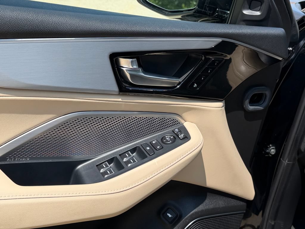 Used 2024 Acura MDX w/ Technology Package AWD/4WD image 10