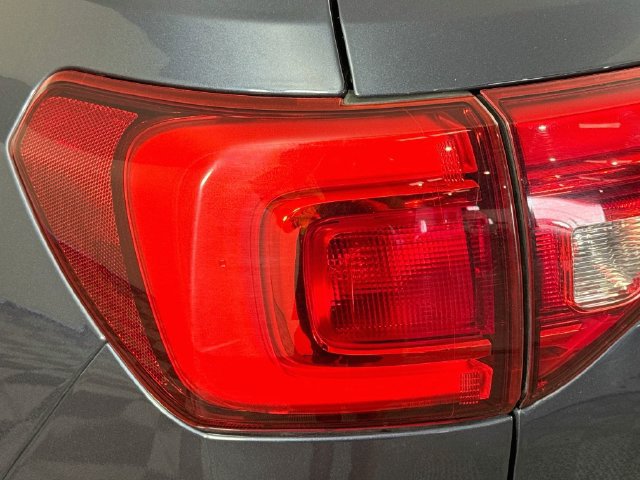 Used 2018 GMC Acadia Denali w/ Technology Package FWD image 33