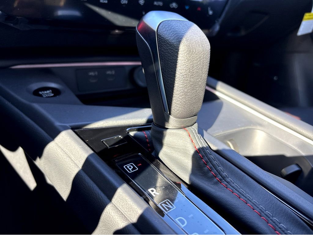 New 2026 Nissan Sentra SR w/ Floor Mat Package FWD image 15