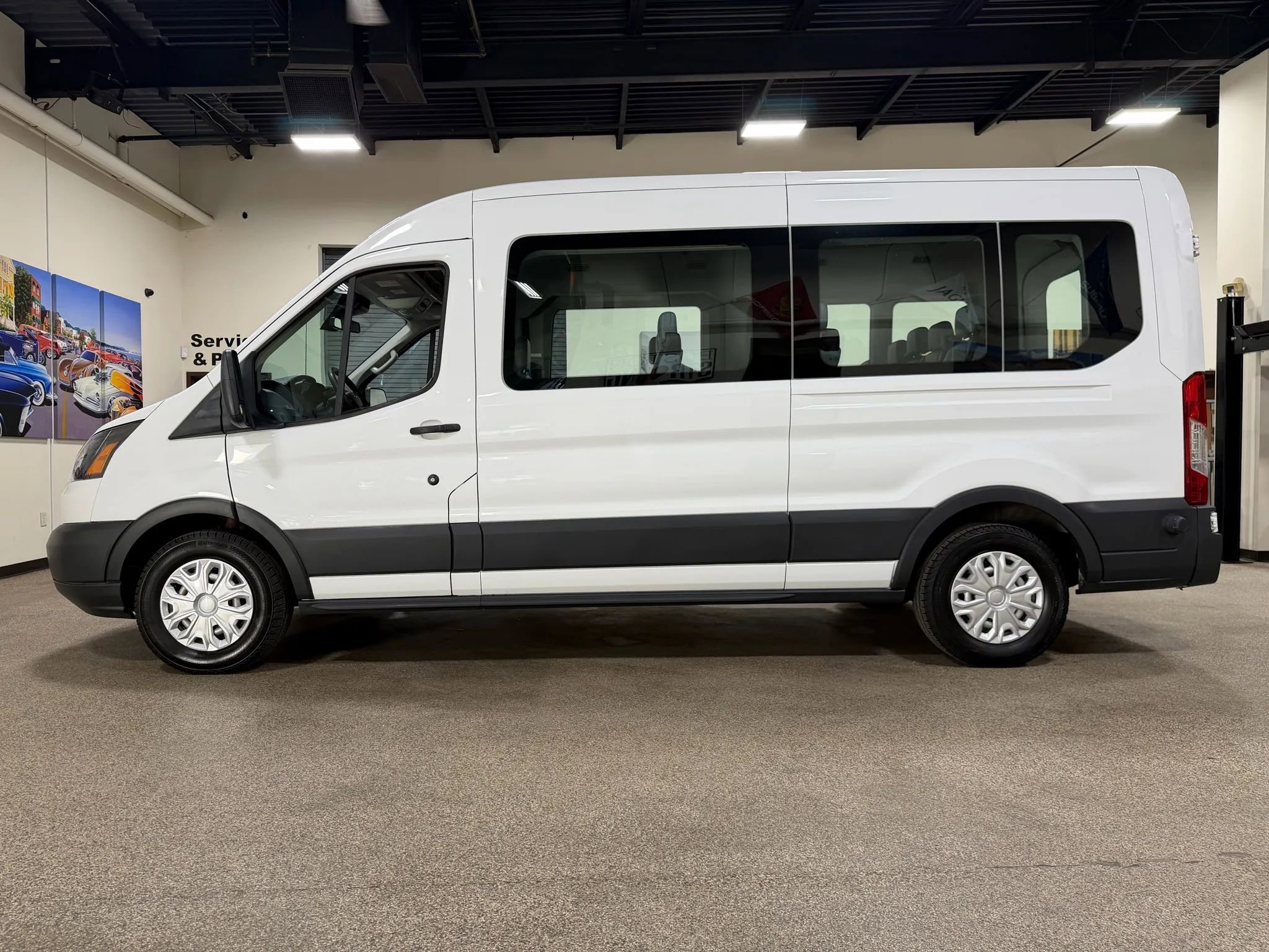 Used 2018 Ford Transit 350 XL image 8