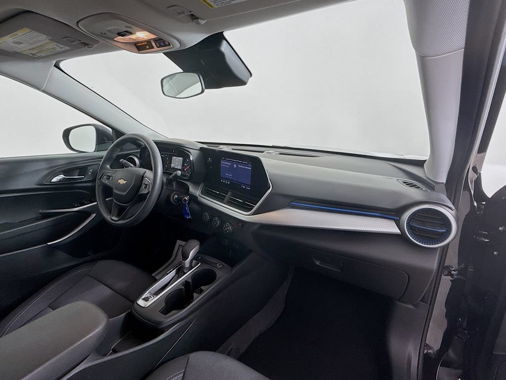 Used 2026 Chevrolet Trax LS FWD image 26