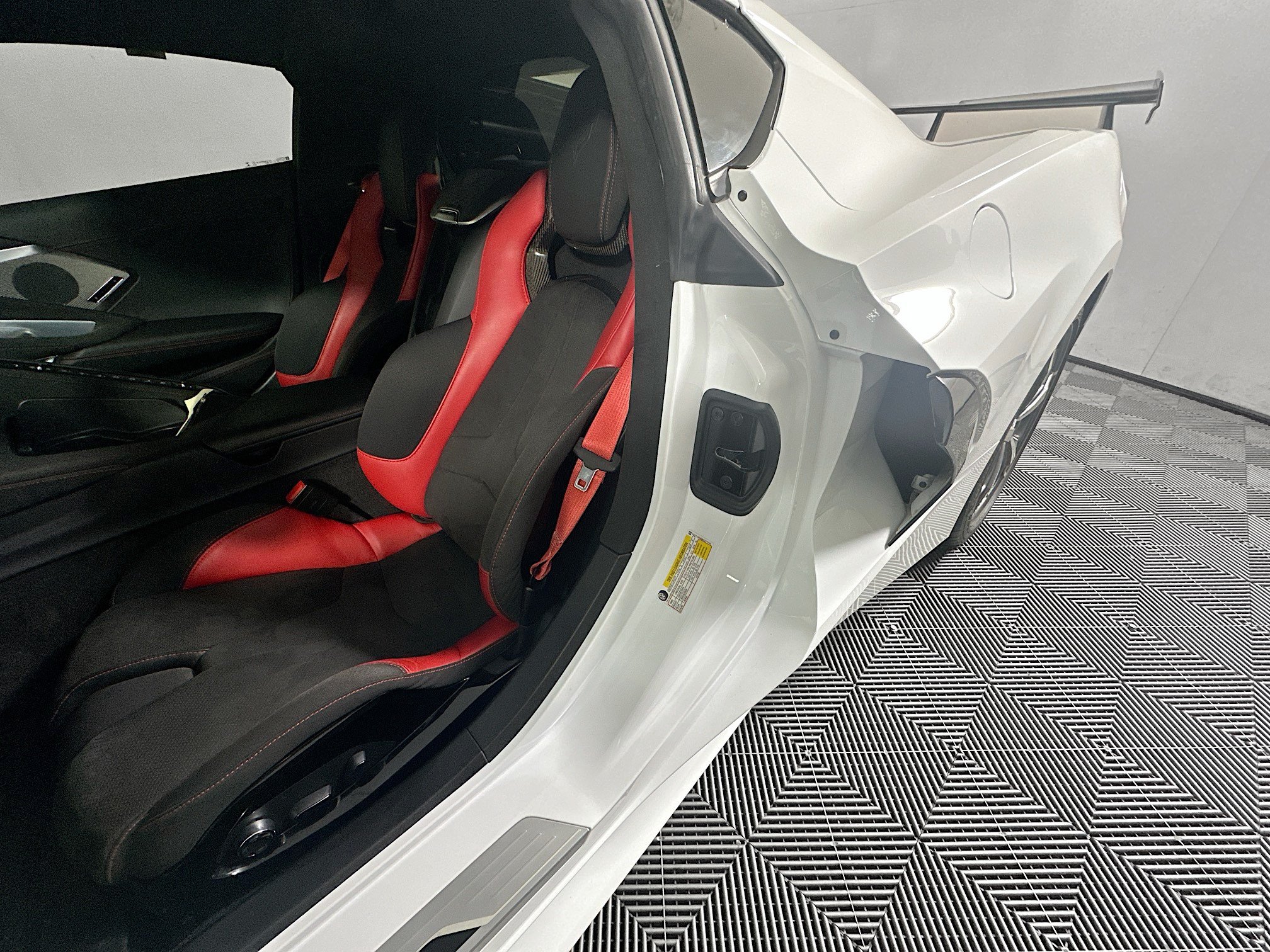 Used 2022 Chevrolet Corvette Stingray Premium Cpe w/ Z51 Performance Package RWD image 12