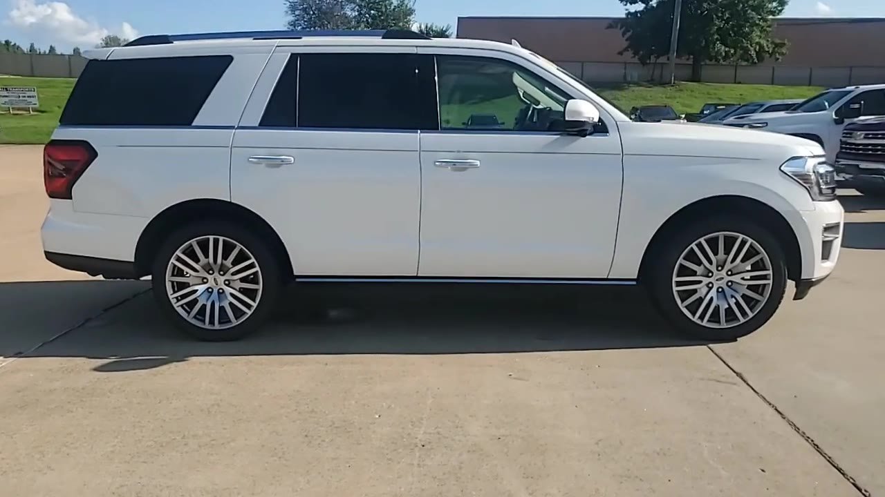Used 2024 Ford Expedition Limited AWD/4WD image 9