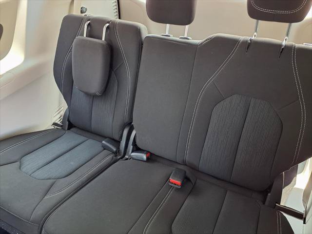 Certified 2023 Chrysler Voyager LX FWD image 8