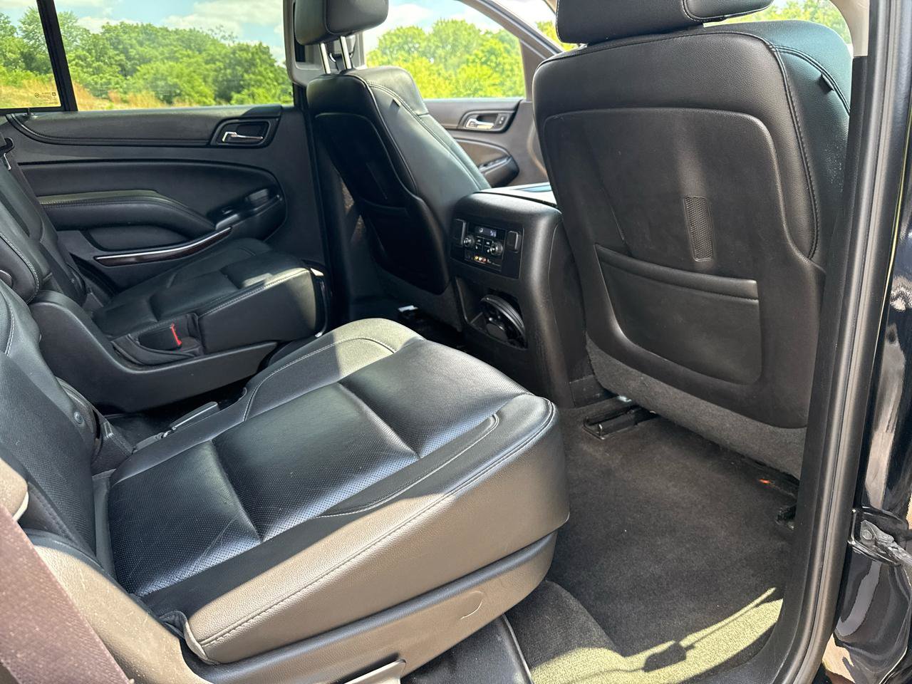 Used 2015 GMC Yukon SLT AWD/4WD image 30