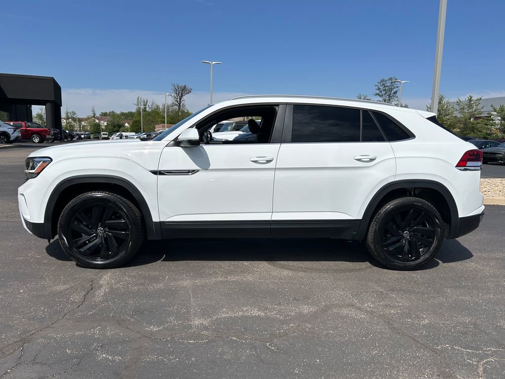 Used 2022 Volkswagen Atlas Cross Sport SE FWD image 4