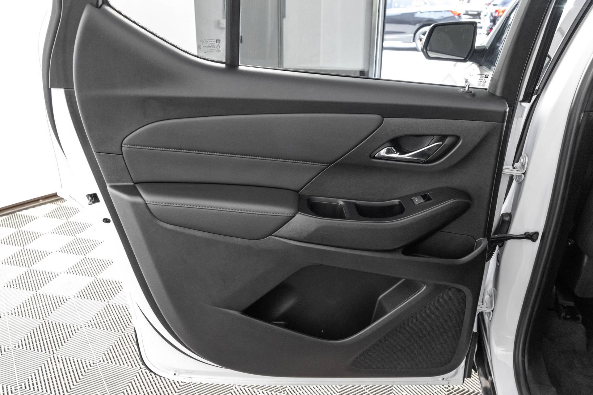 Used 2023 Chevrolet Traverse LT AWD/4WD image 37